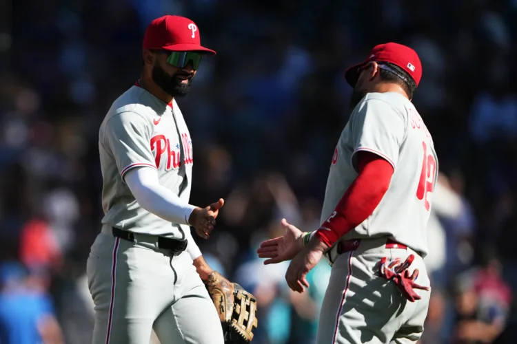 Phillies blank Mariners to dodge sweep, 6-0